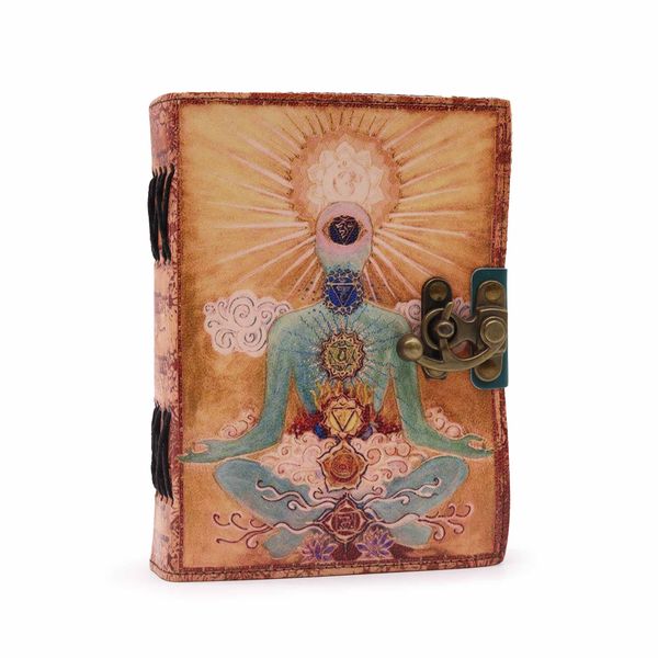 Carnet à couverture imprimée en couleurs, silhouette assise en méditation et sept chakras