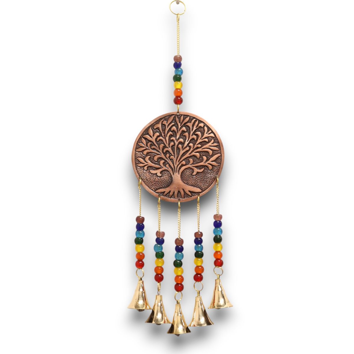 Disque à patine cuivrée orné d'un arbre de vie en relief, deux rangs de perles aux sept couleurs et cinq clochettes