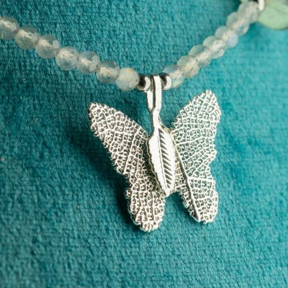 Collier Labradorite – Pendentif Papillon en Véritable Feuille