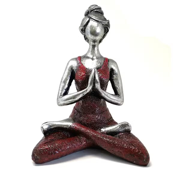 Statuette de femme en position du lotus, argent et bordeaux, 24 cm