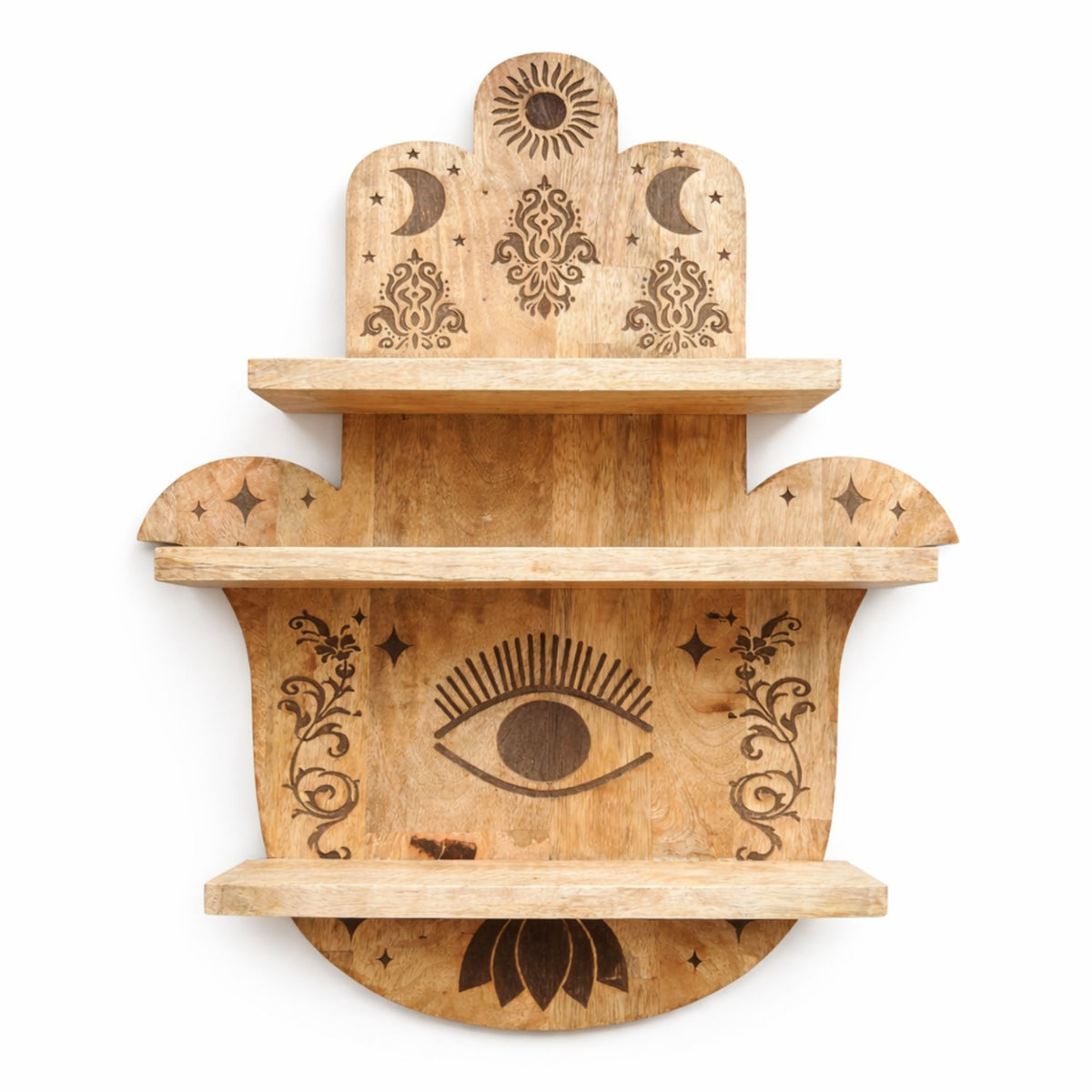 Étagère murale en forme de main hamsa, bois de manguier clair, trois tablettes, motifs pyrogravés : soleil, croissants de lune, étoiles, grand œil central et lotus