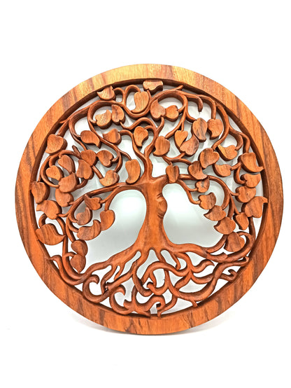 Panneau mural rond ajouré en bois de suar : arbre de vie dont le feuillage dessine un cœur, 40 cm