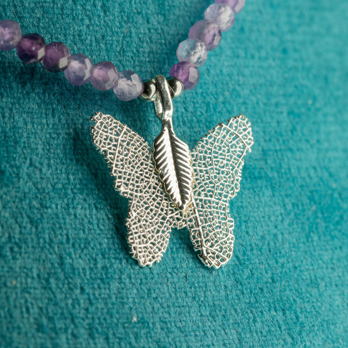 Collier Améthyste – Pendentif Papillon en Véritable Feuille