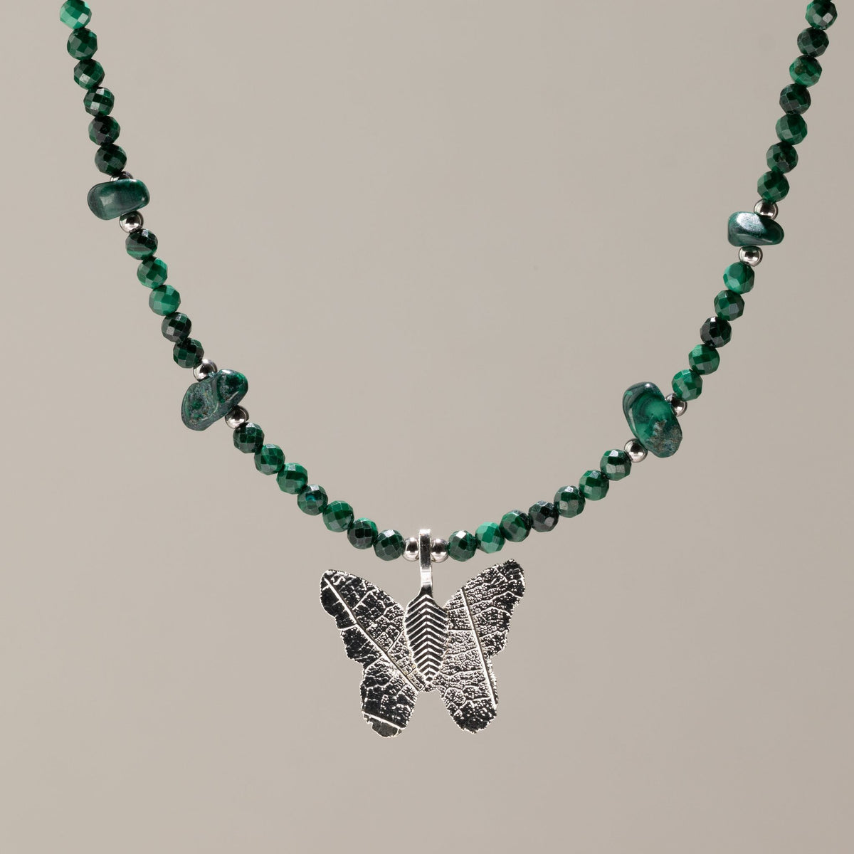 Collier Malachite – Pendentif Papillon en Véritable Feuille
