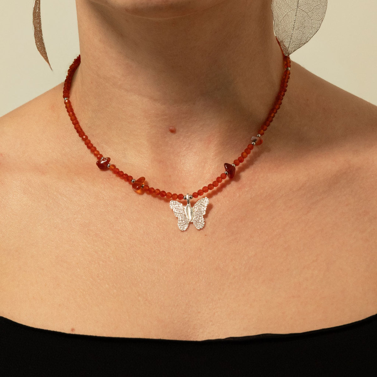 Collier Rubis – Pendentif Papillon en Véritable Feuille