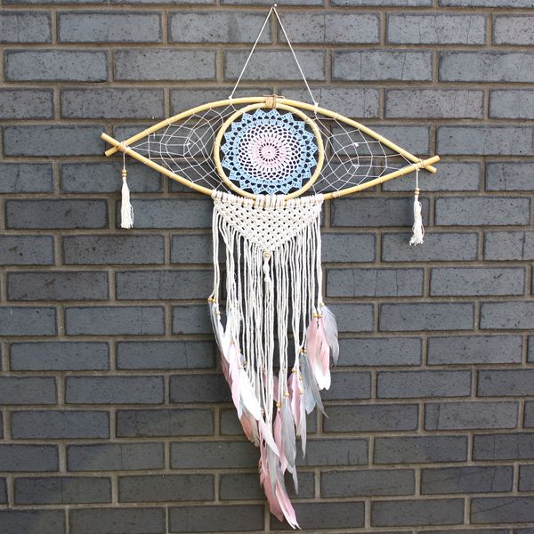 Attrape-rêves en macramé de 70 cm, œil crocheté bleu clair, plumes blanches et roses