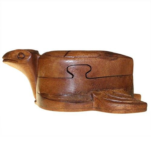 Boîte-puzzle en bois de saman sculptée en tortue aux lignes épurées, Bali