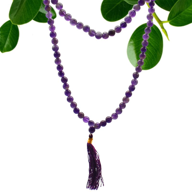 Détail des perles d'améthyste et de leurs nuances de violet