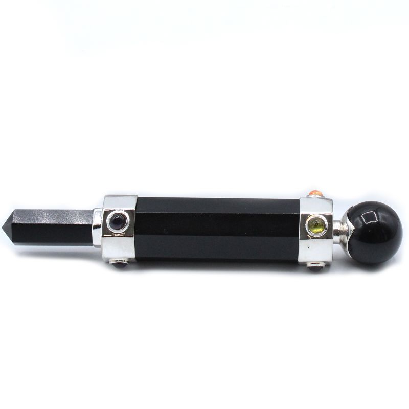 Pointe de la baguette hexagonale en agate noire, vue rapprochée