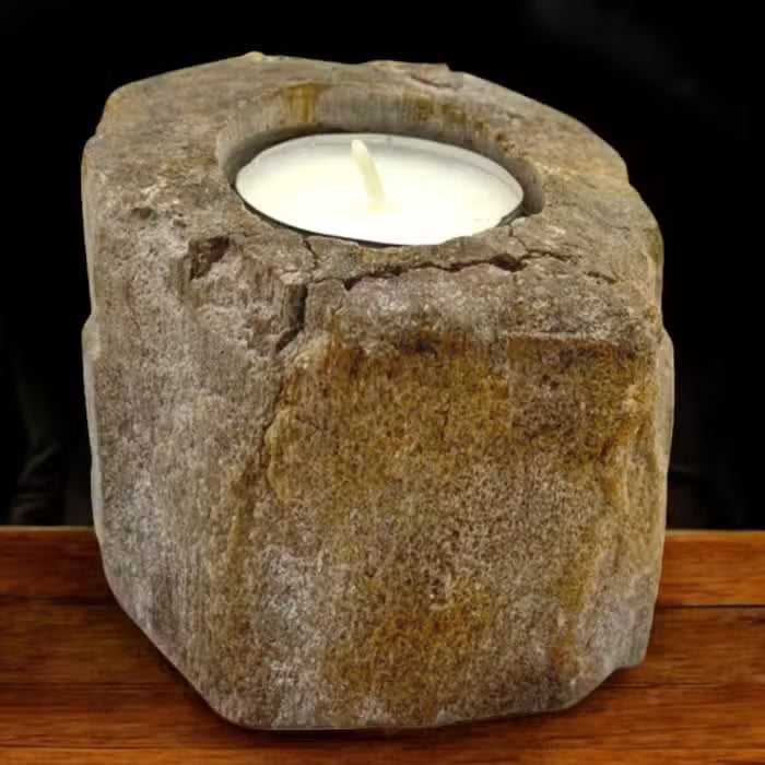 Bougeoir en bois pétrifié, bloc bas à une bougie