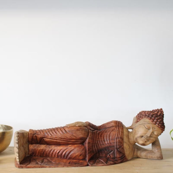 Grand Bouddha couché en bois de suar massif, 50 cm