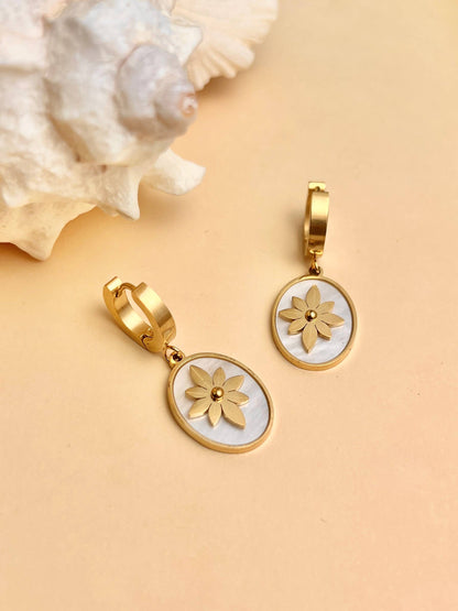 Boucles d’Oreilles Pendantes Nacre & Étoile Dorée – Acier Inoxydable • Élégance Céleste