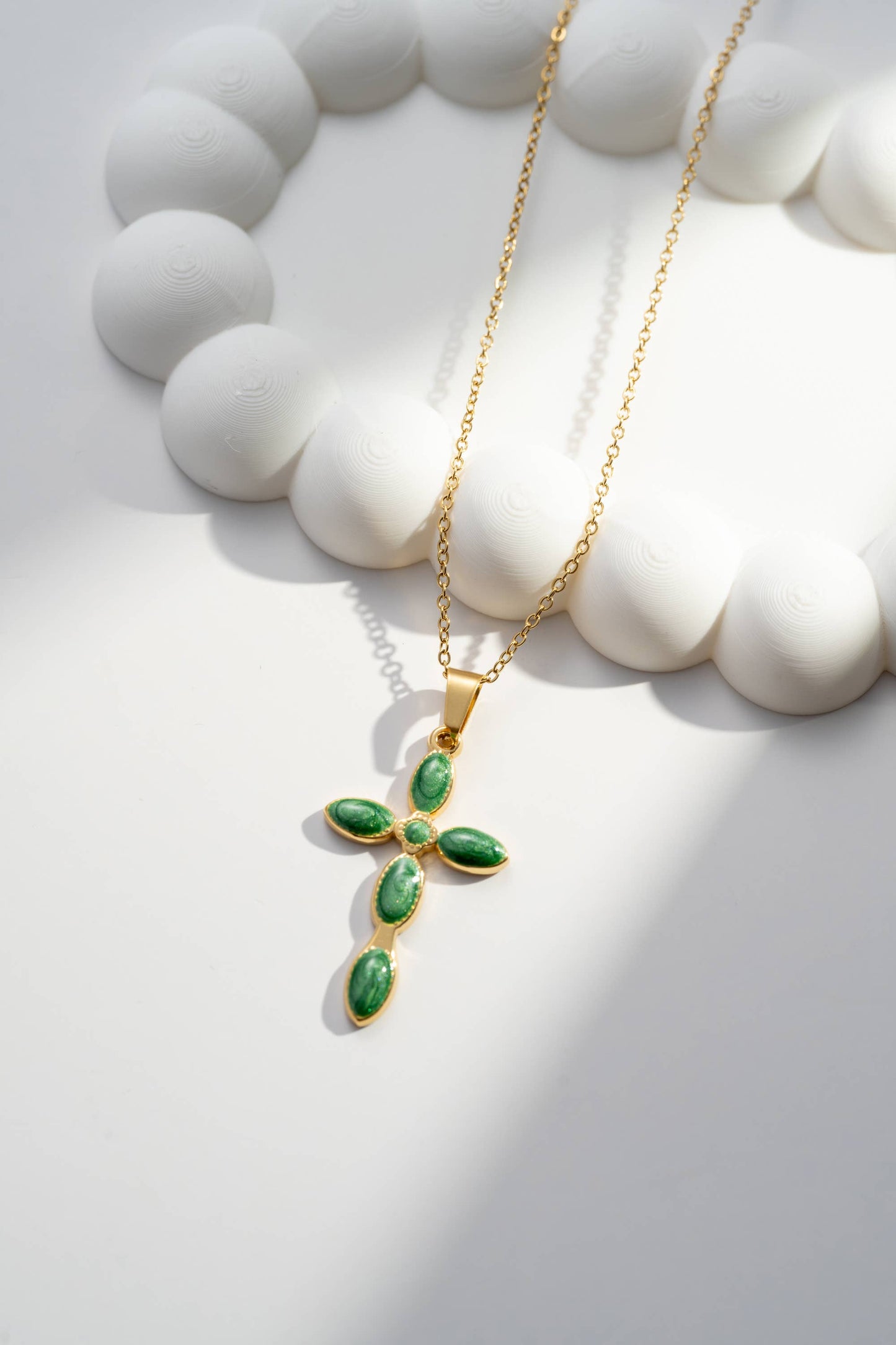 Collier Croix & Pierre Scintillante – Acier Inoxydable • Élégance & Symbolique