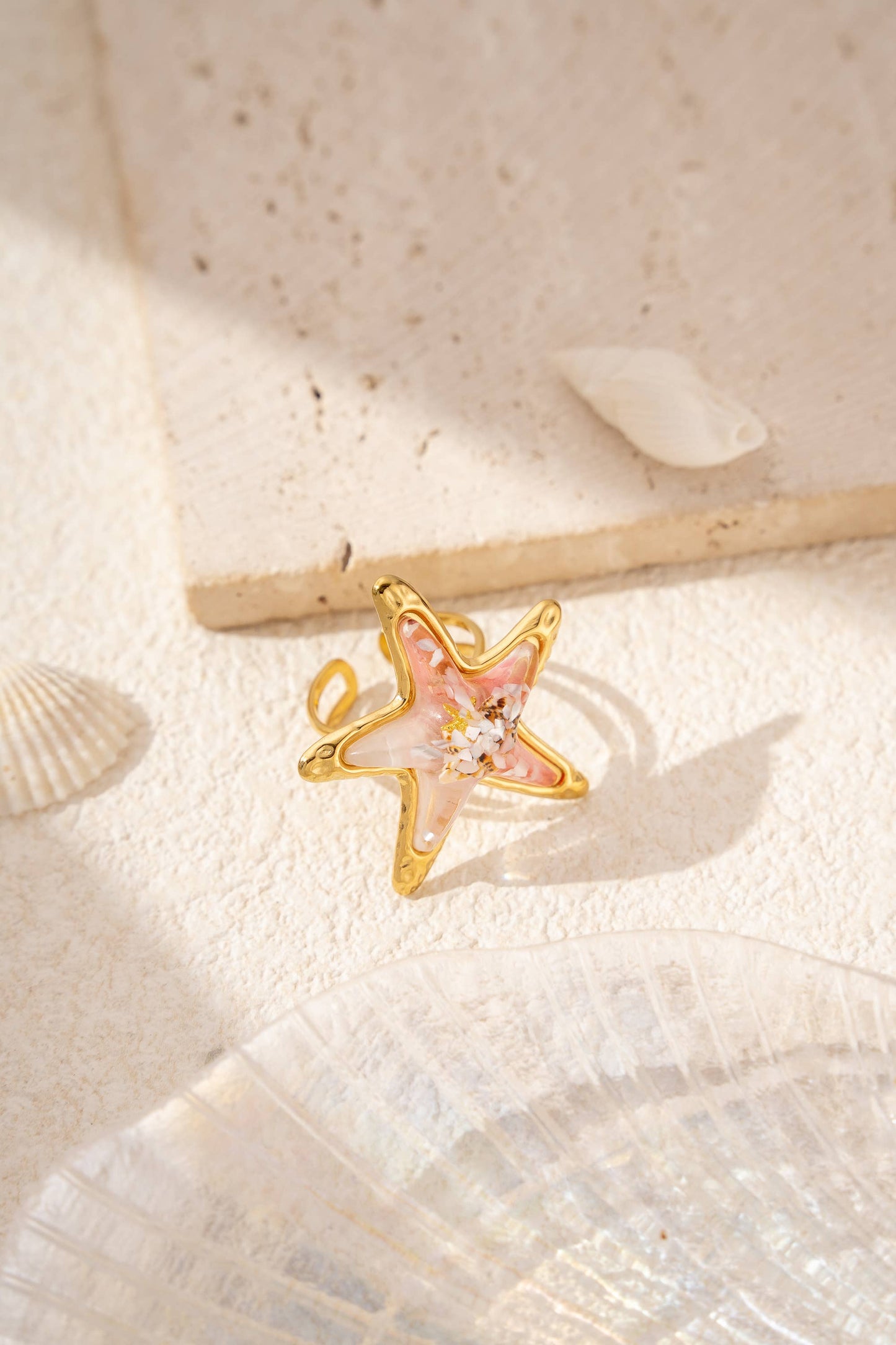 Bague Étoile de Mer Ajustable – Résine Colorée & Acier Inoxydable Doré • Esprit Marin